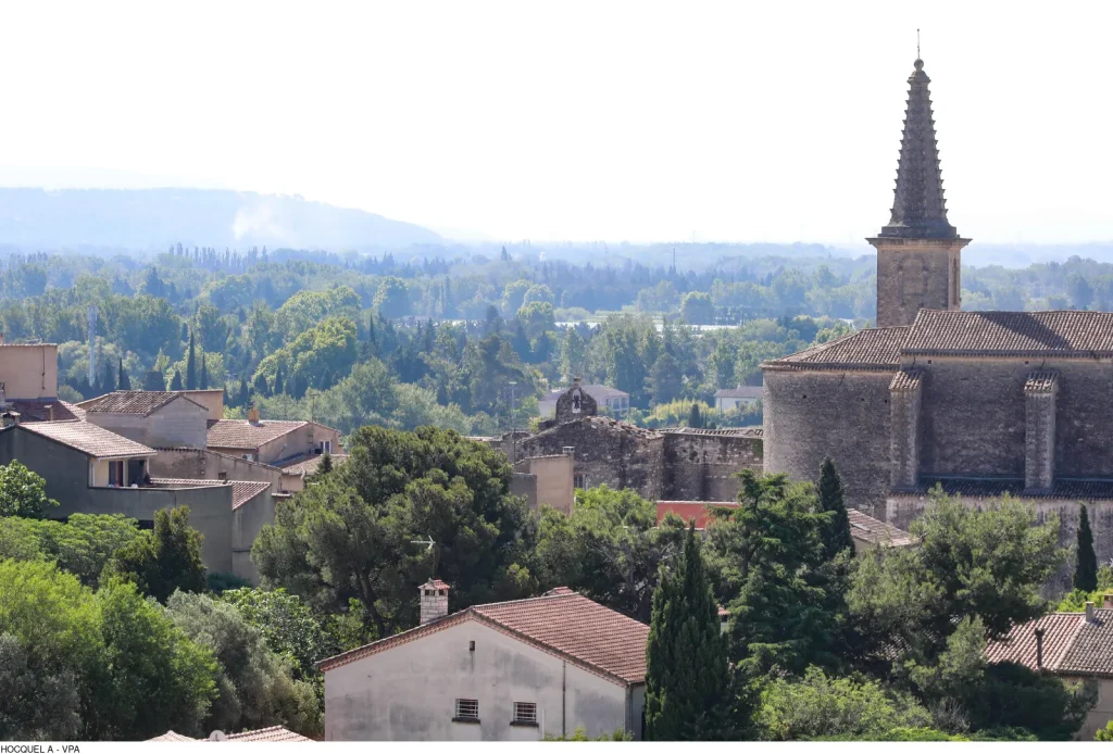 Vue du village de Caumont sur Durance