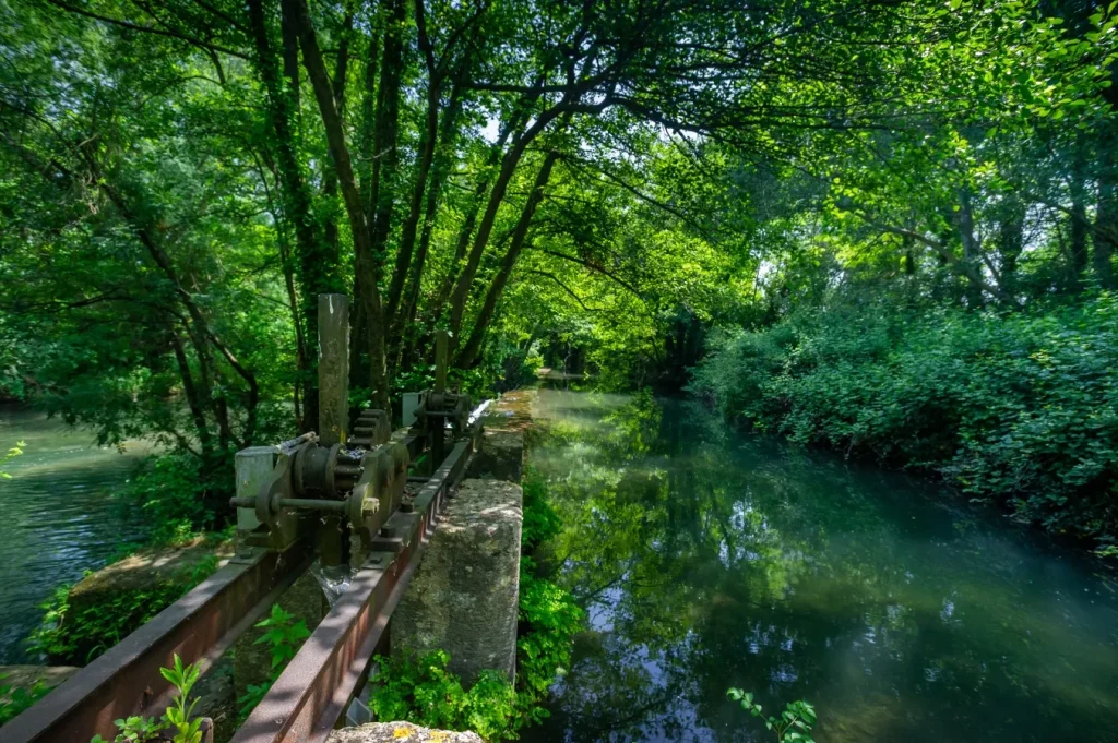 sorgue écluse entraigues-sur-la-sorgue