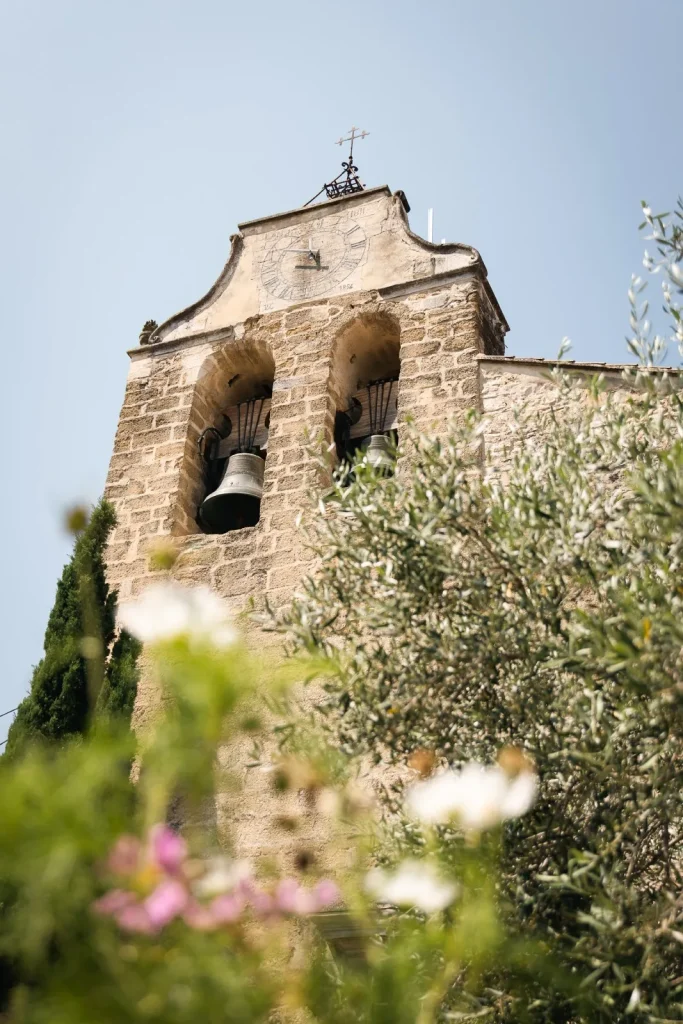 clocher eglise paroissiale saint-saturnin-les-avignon