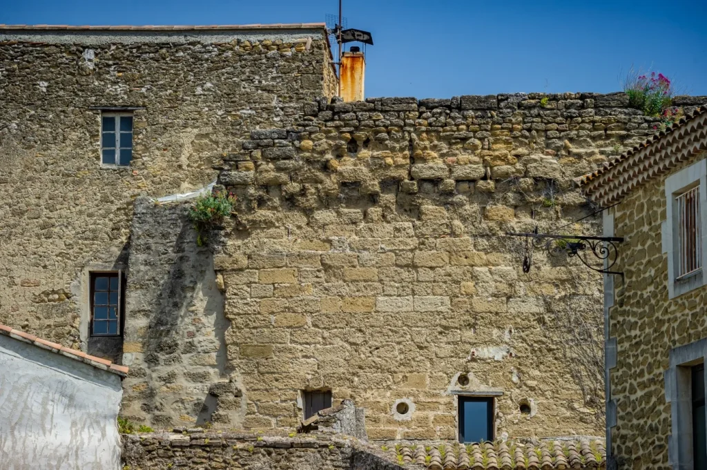 remparts entraigues-sur-la-sorgue