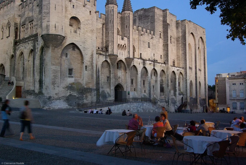 place palais papes avignon