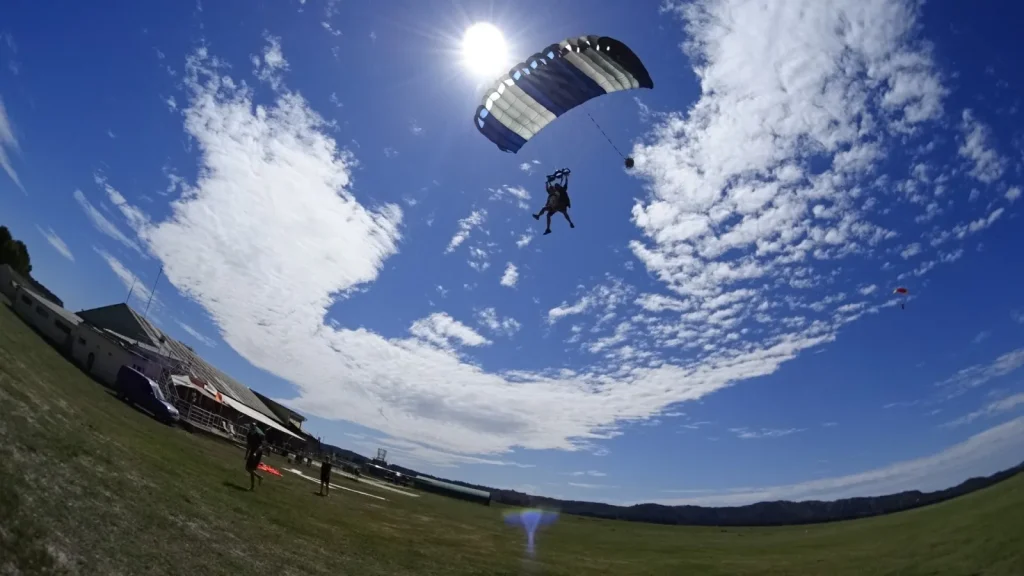 saut parachute skydive pujaut