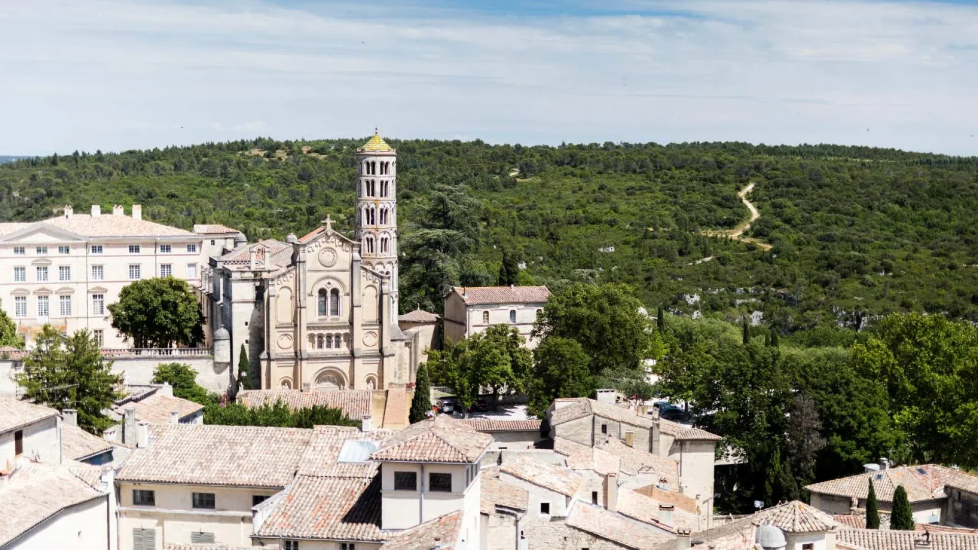 Tour-Fenestrelle-Cathédrale-Saint-Theodorit-Uzès